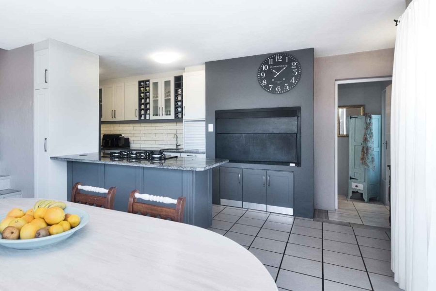 7 Bedroom Property for Sale in Hermanus Heights Western Cape